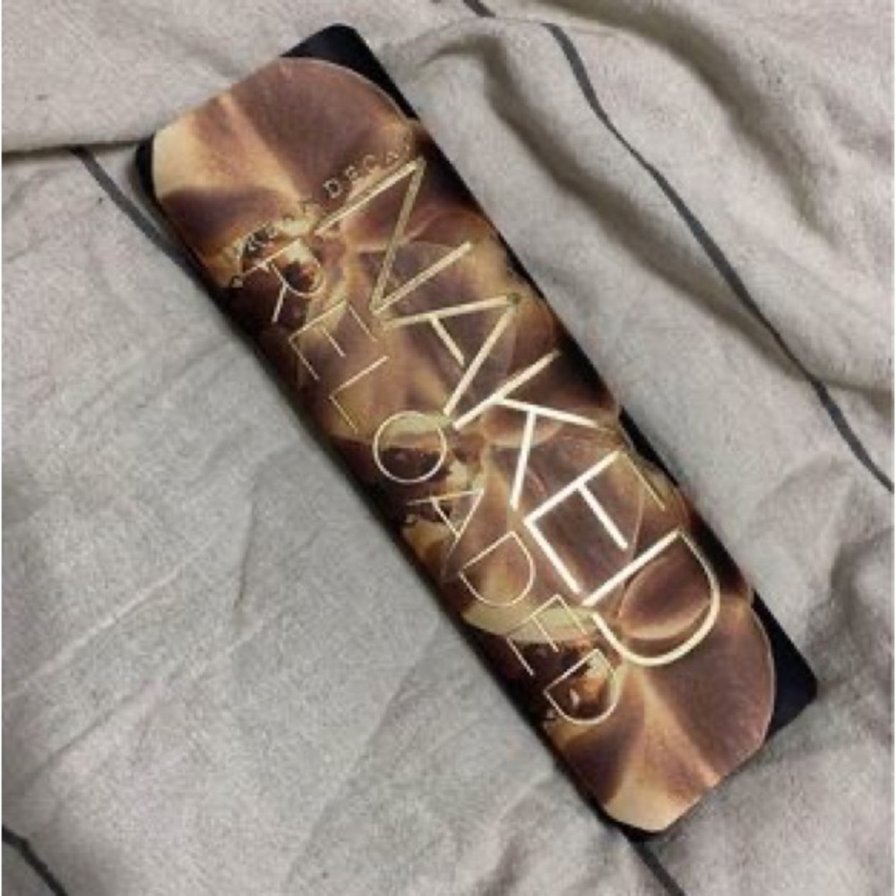 Naked reloaded eyeshadow palette